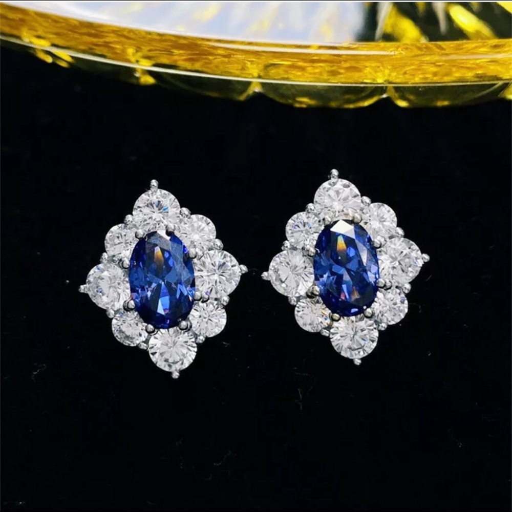 Blue Sapphire Diamond Cubic Zirconia Silver Stud Earrings - Picture 4 of 7